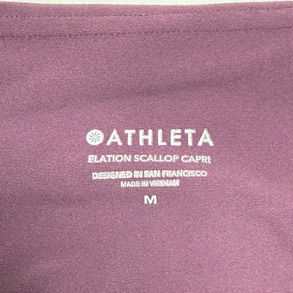Athleta Purple Elation Scallop Capri‎ Leggings Size M Agate High Waist Yoga Cute - Picture 6 of 10